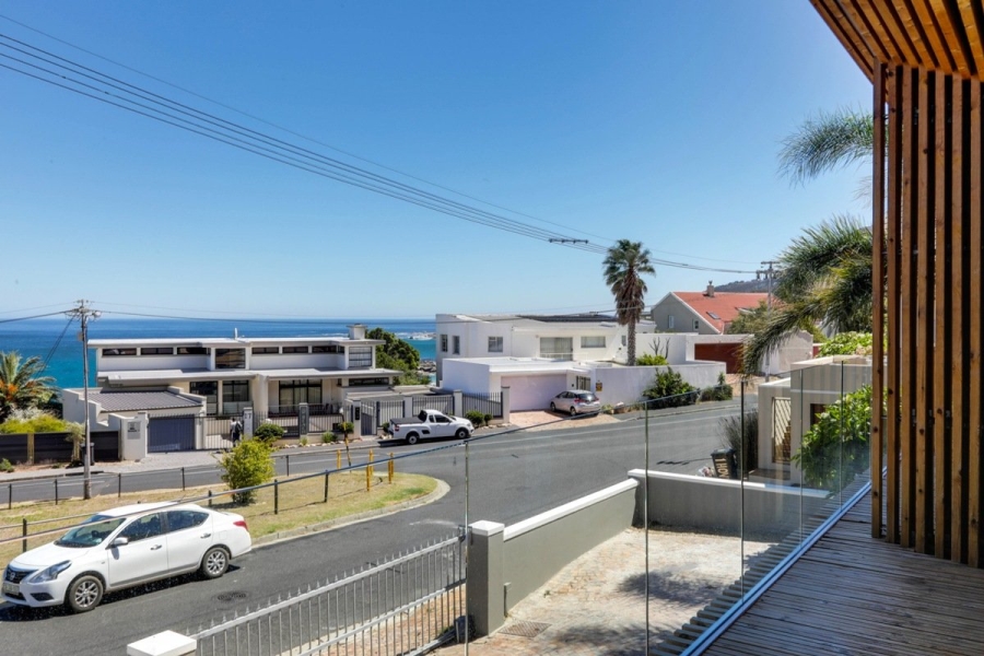 To Let 5 Bedroom Property for Rent in Bakoven Western Cape